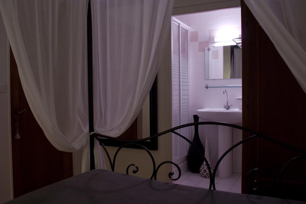 Chambres D'Hotes Domaine De La Brette Moncrabeau Rom bilde